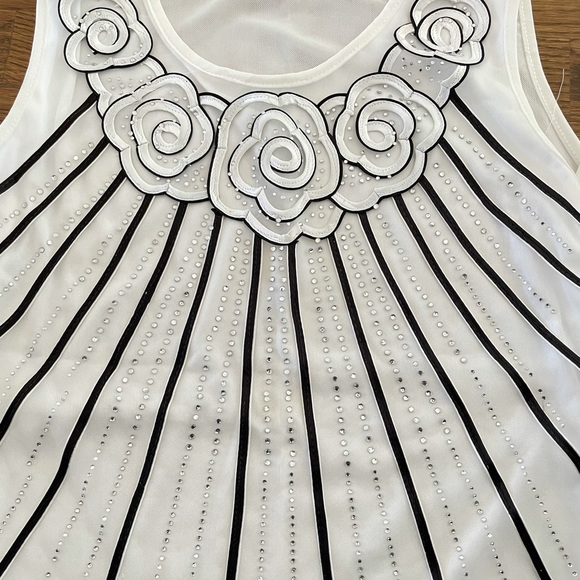 Bundle of NWOT tops - Picture 5 of 8